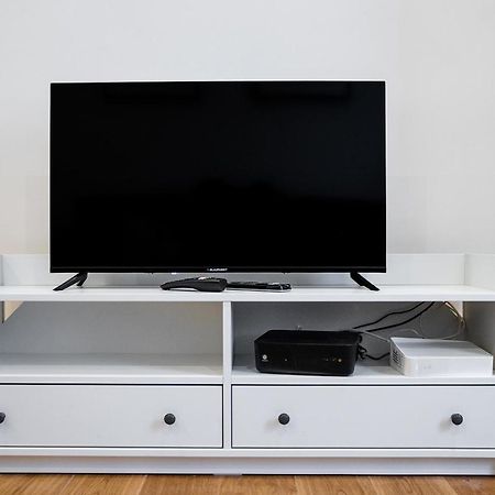 Dzielna Standard Apartment Варшава Екстериор снимка