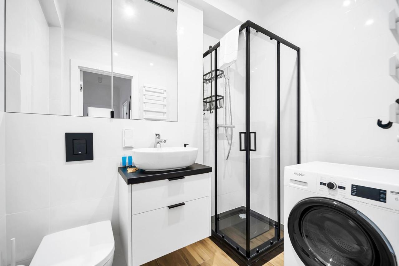 Dzielna Standard Apartment Варшава Екстериор снимка