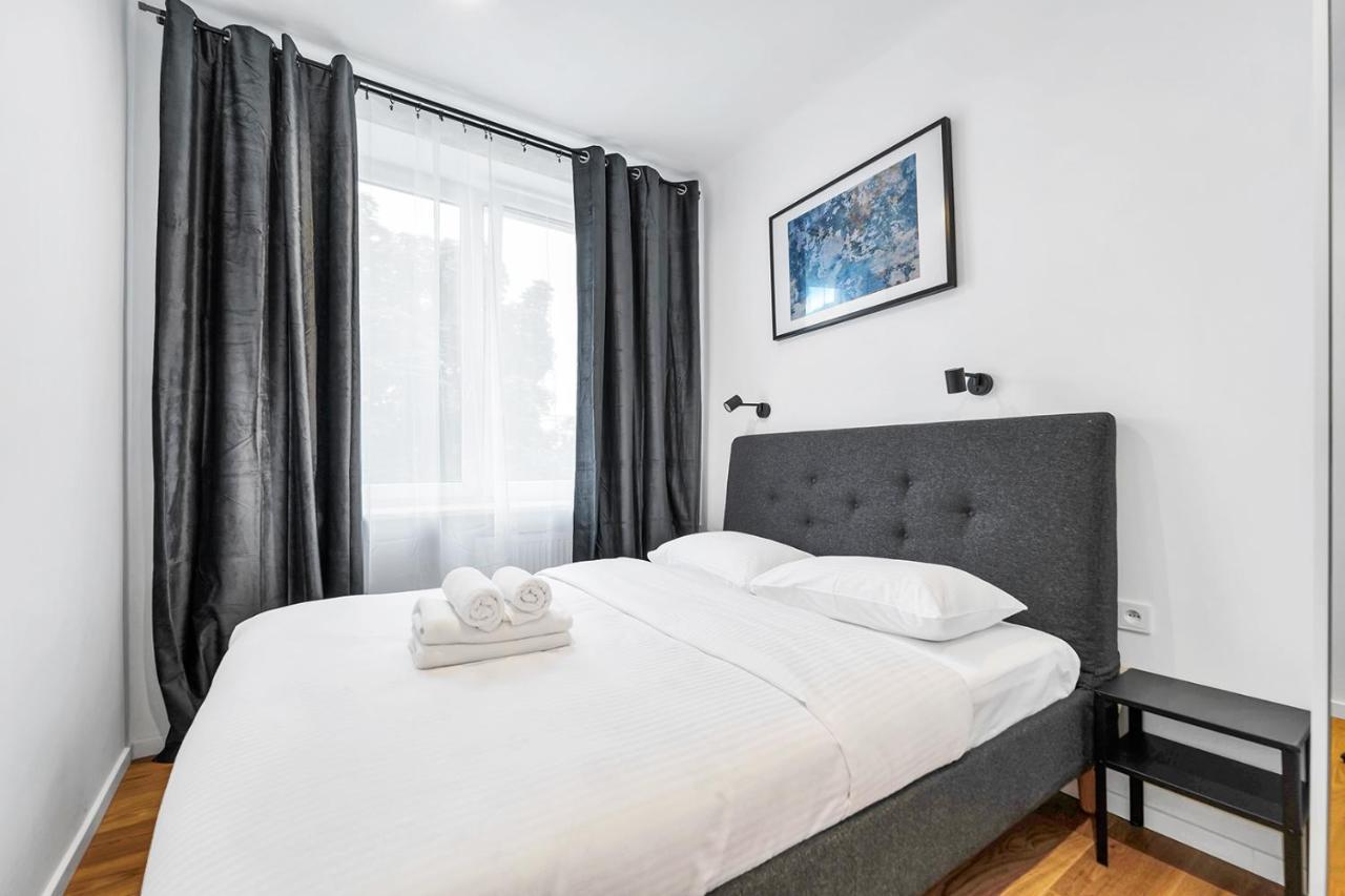 Dzielna Standard Apartment Варшава Екстериор снимка