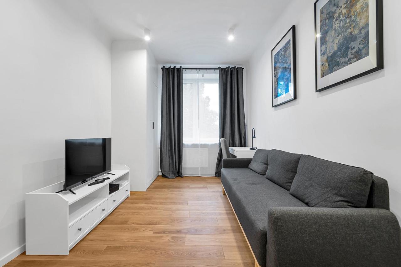Dzielna Standard Apartment Варшава Екстериор снимка